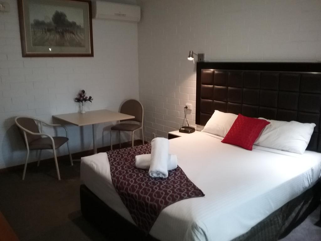 Pooraka Motor Inn Екстер'єр фото