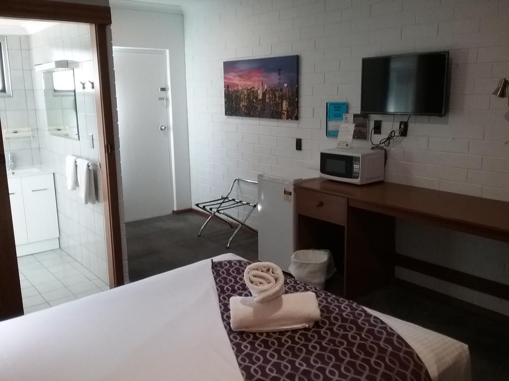 Pooraka Motor Inn Екстер'єр фото
