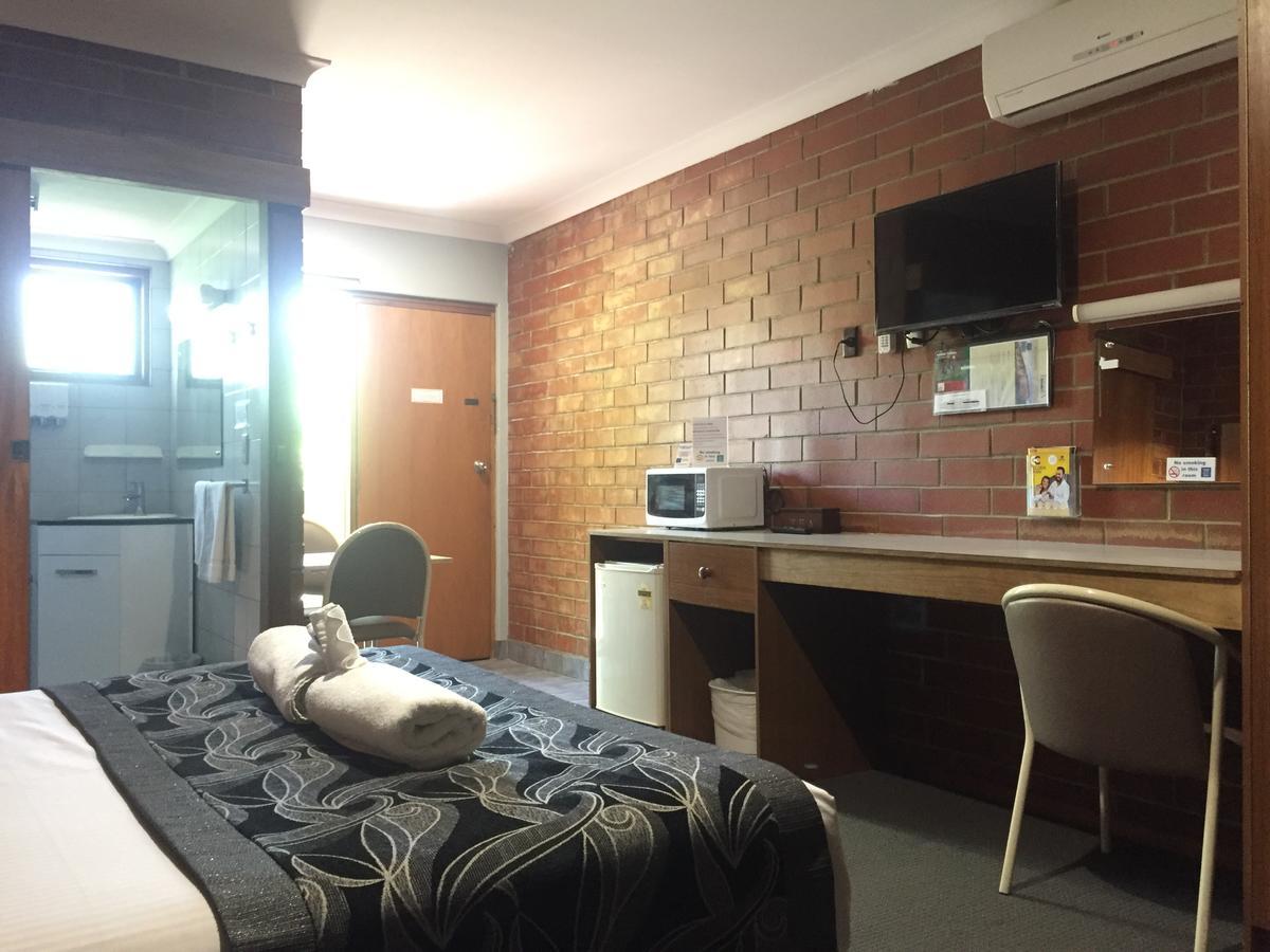 Pooraka Motor Inn Екстер'єр фото