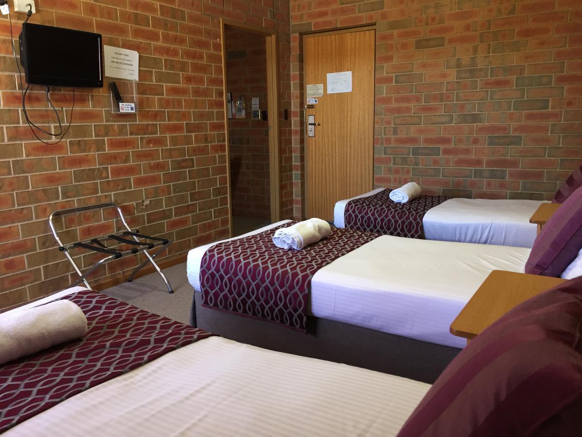 Pooraka Motor Inn Екстер'єр фото