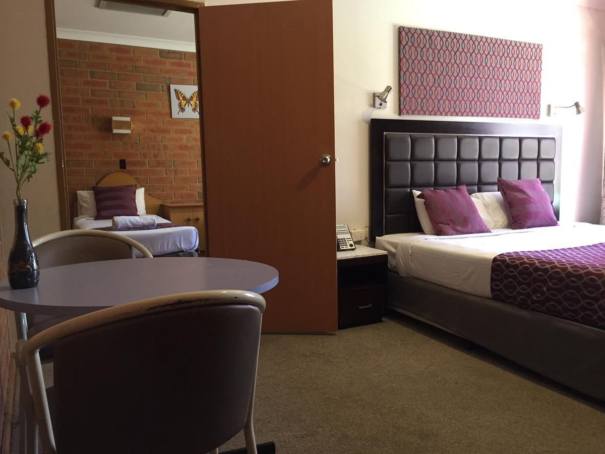 Pooraka Motor Inn Екстер'єр фото