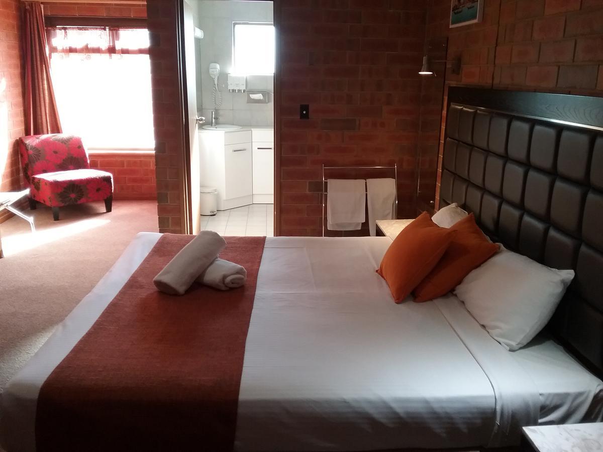 Pooraka Motor Inn Екстер'єр фото