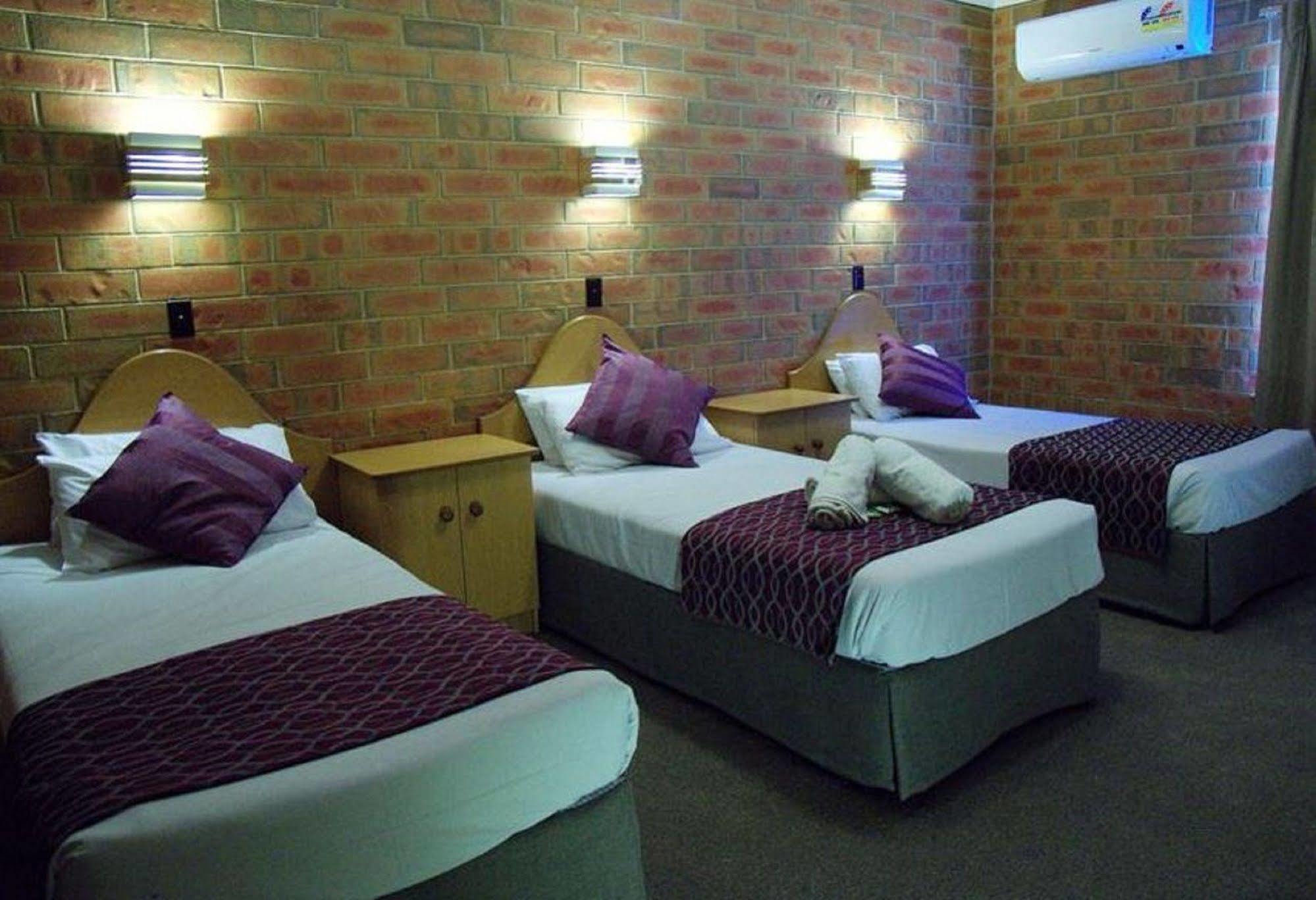 Pooraka Motor Inn Екстер'єр фото